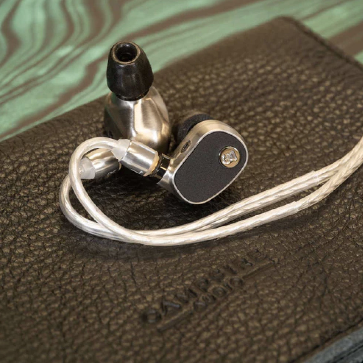 Headphone-Zone-Campfire-Audio-Black-Star