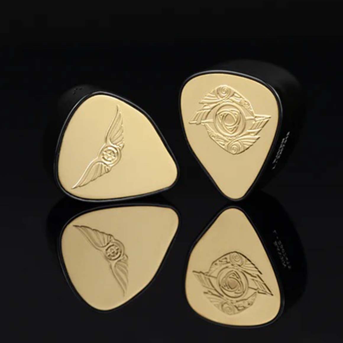 Headphone-Zone-Empire-Ears-Raven-Limited-Edition-01