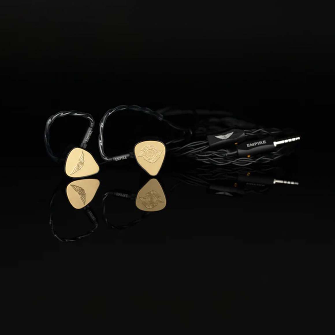 Headphone-Zone-Empire-Ears-Raven-Limited-Edition-01