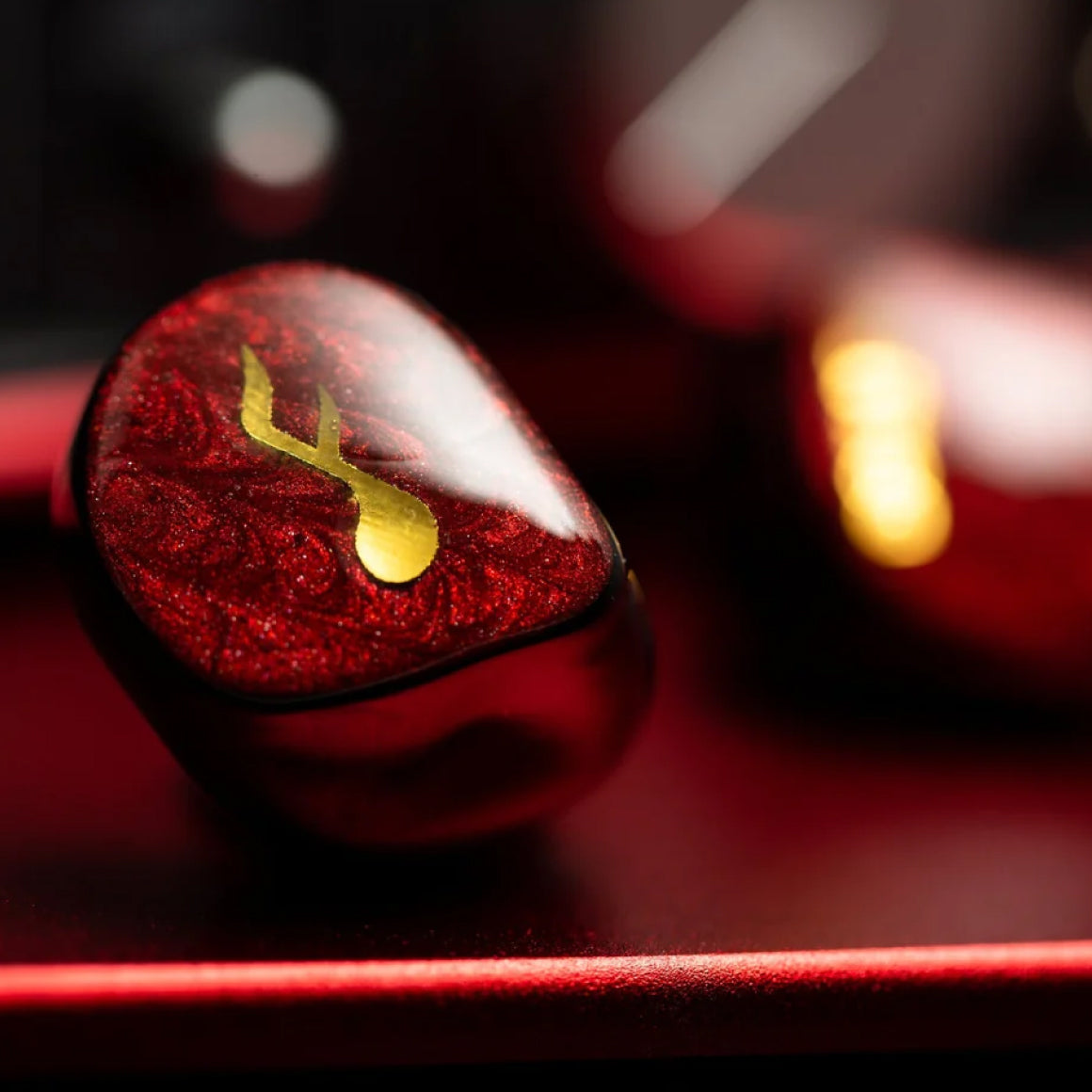 Headphone-Zone-FATfrequency-Scarlet Mini Universals
