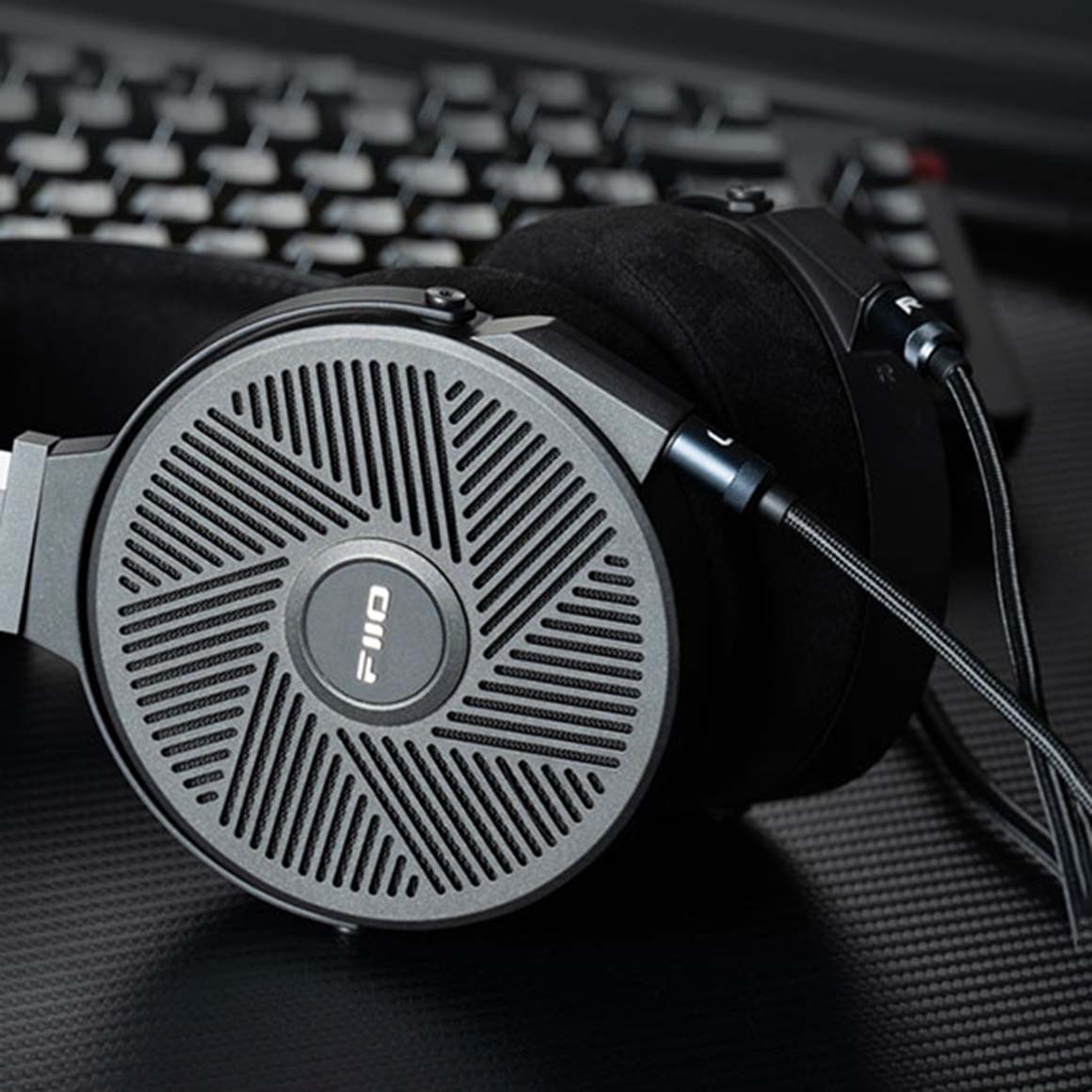 Headphone-Zone-FiiO-LL-RD-2024
