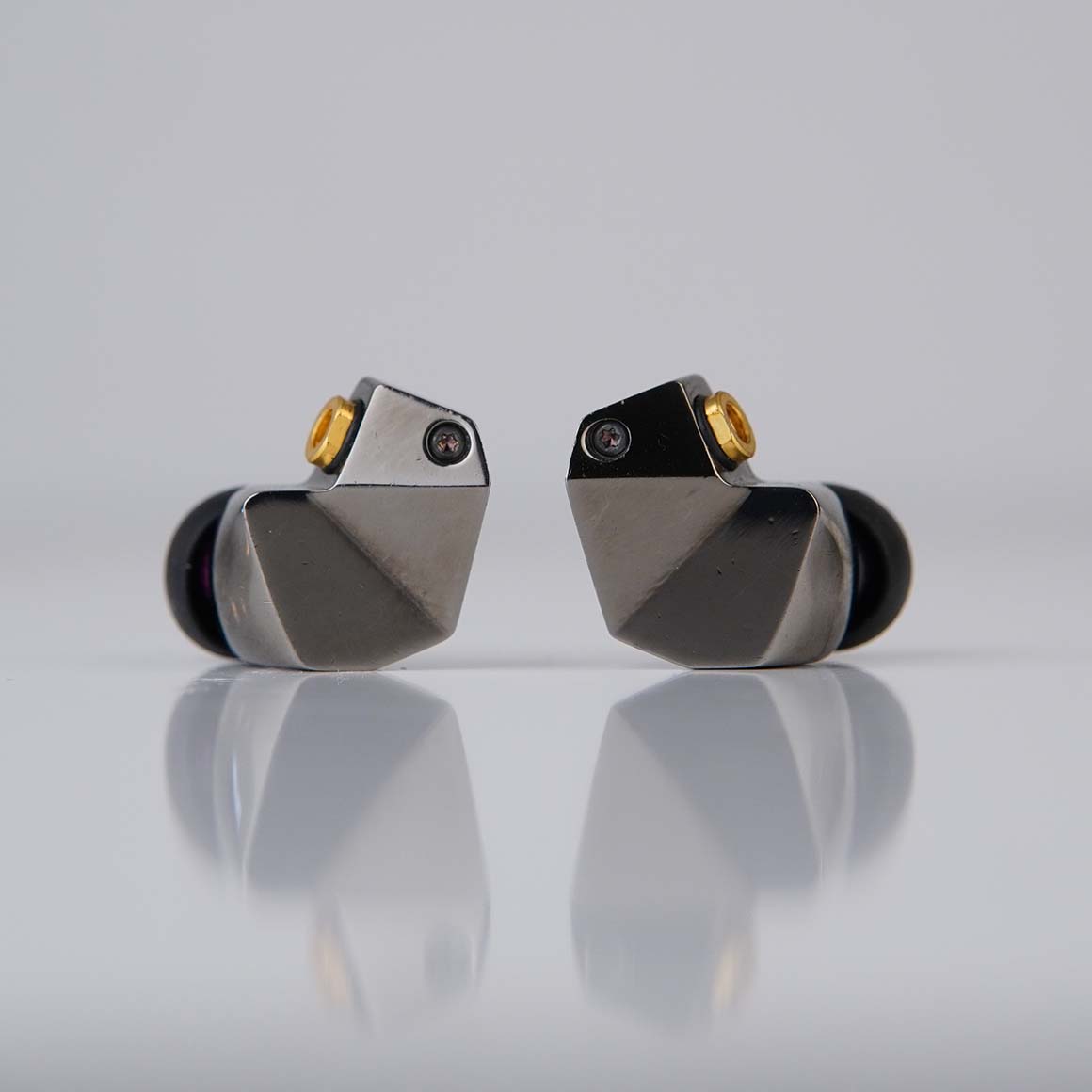 Headphone-Zone-Final-Make2-Demo-Unit
