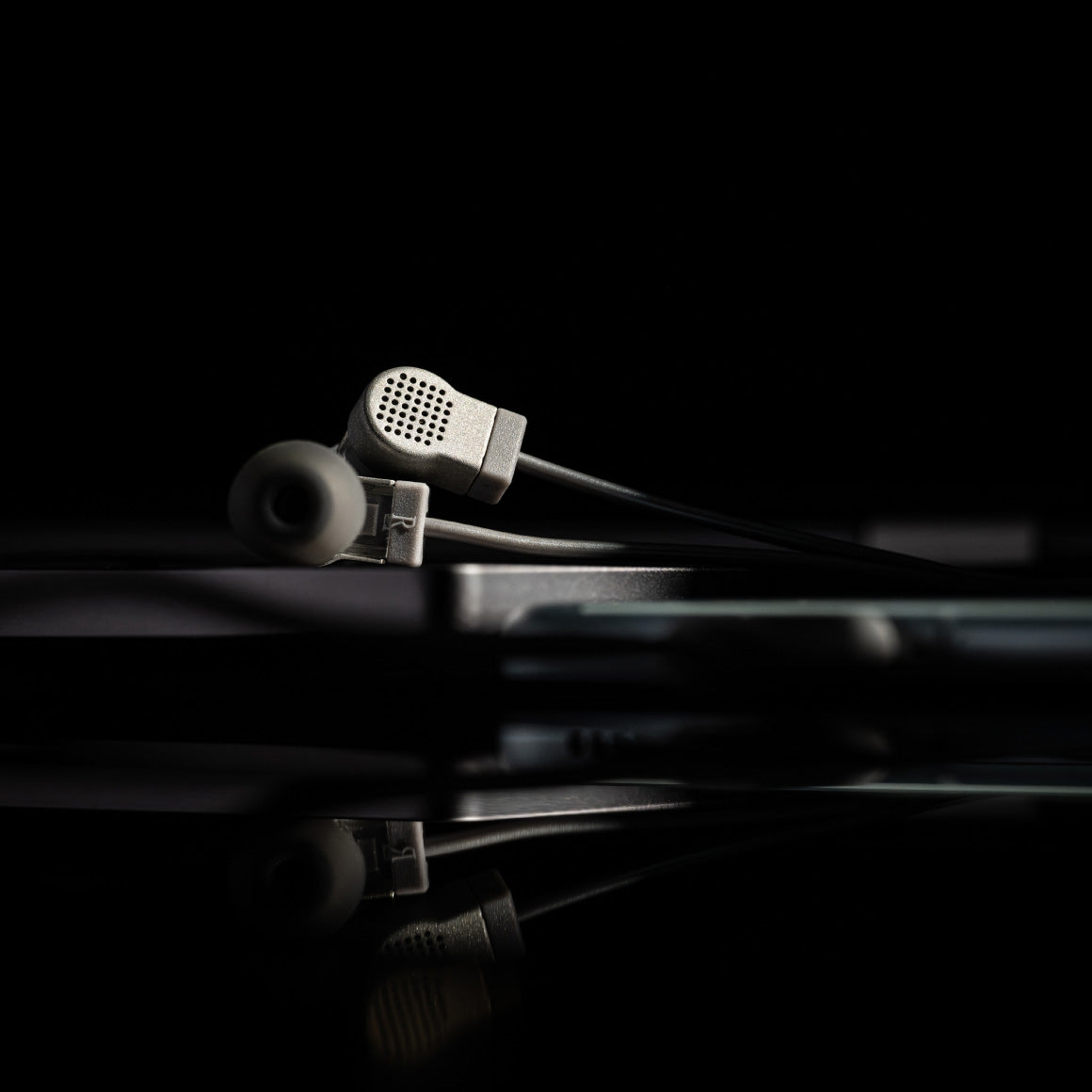 Headphone-Zone-Moondrop-Quark2