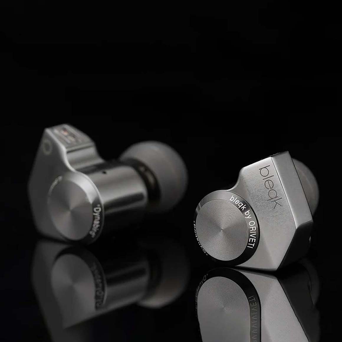Headphone-Zone-Oriveti-Dynabird