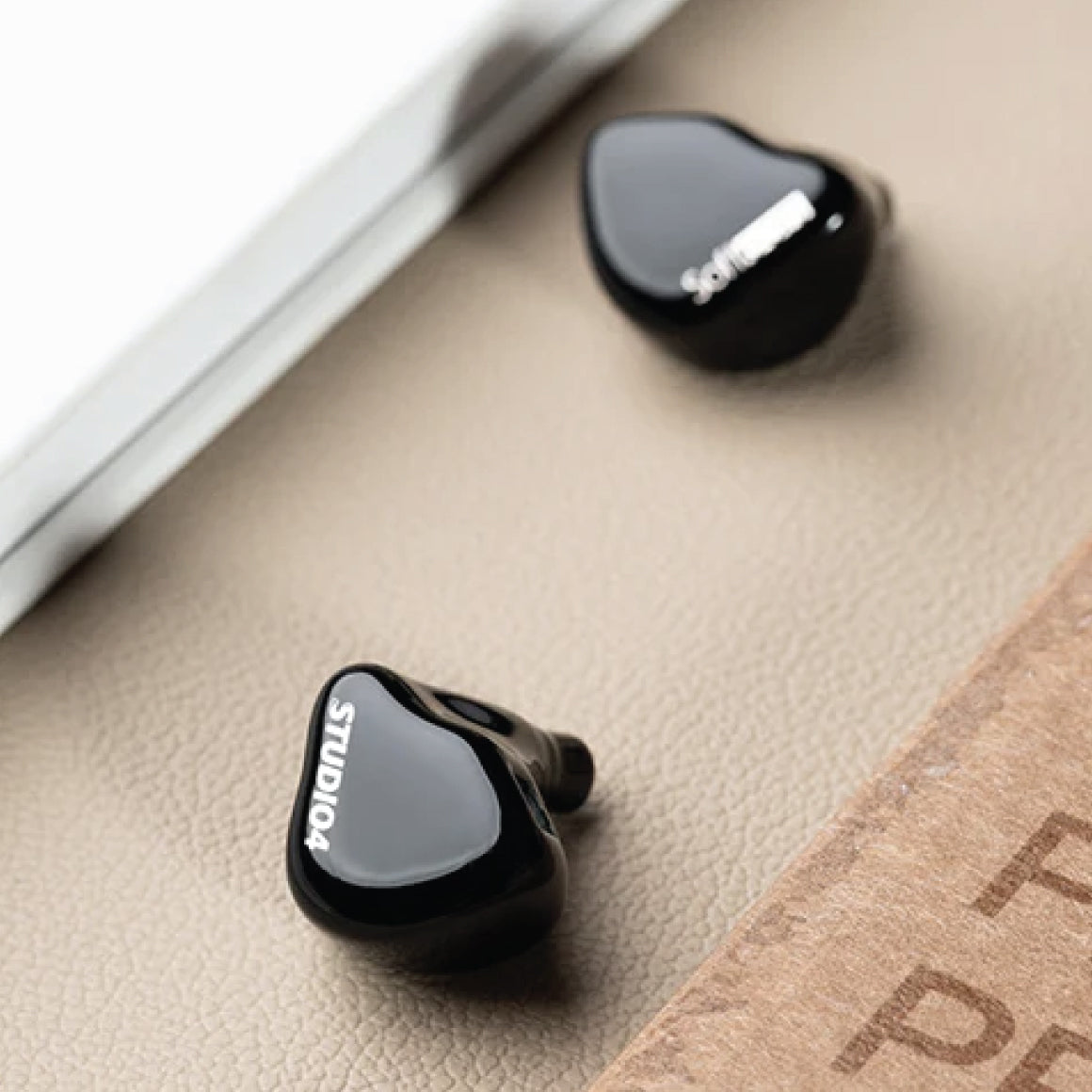 Headphone-Zone-Softears-Studio4