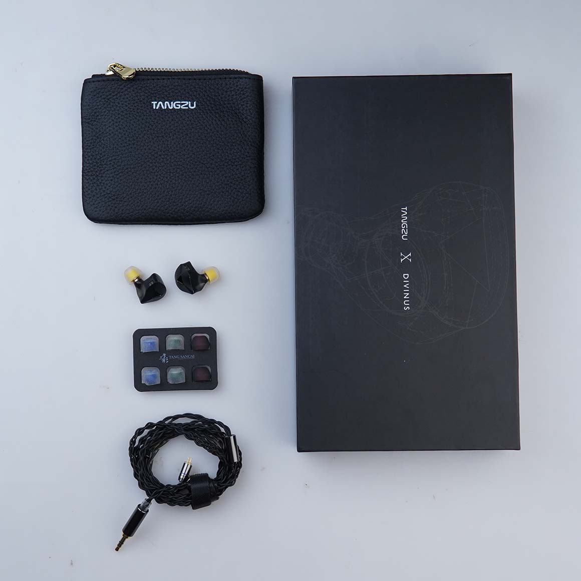 Headphone-Zone-Tangzu-X-DIVINUS-FuDu-Verse-1-Demo-Unit