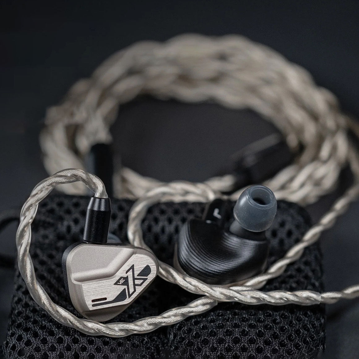 Headphone-Zone-Vision-Ears-VE10