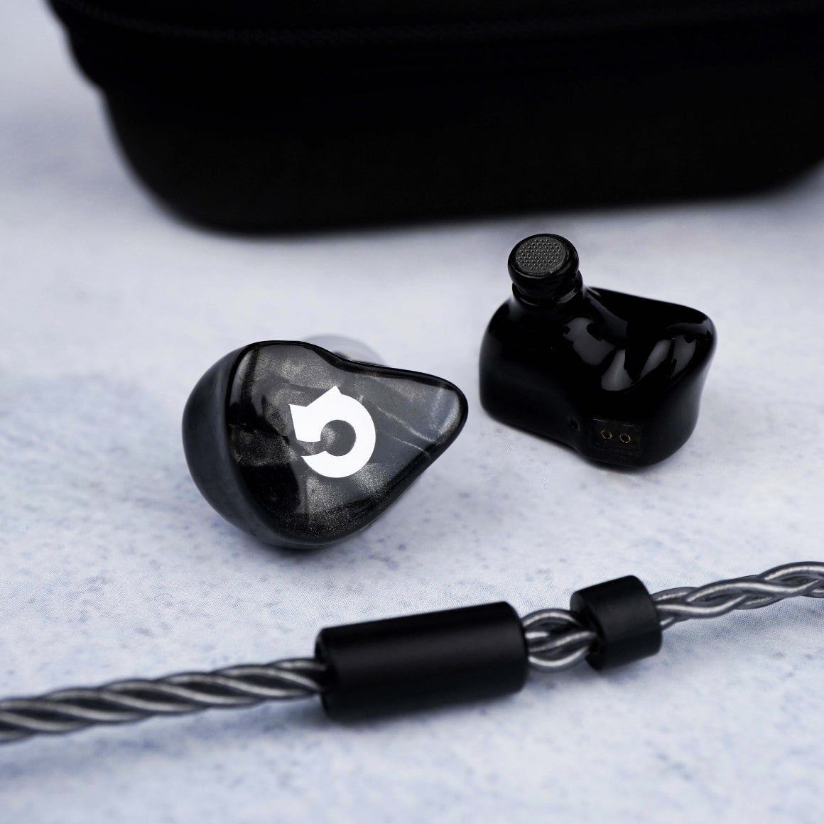 Headphone-Zone-X-Oriveti-Blackbird