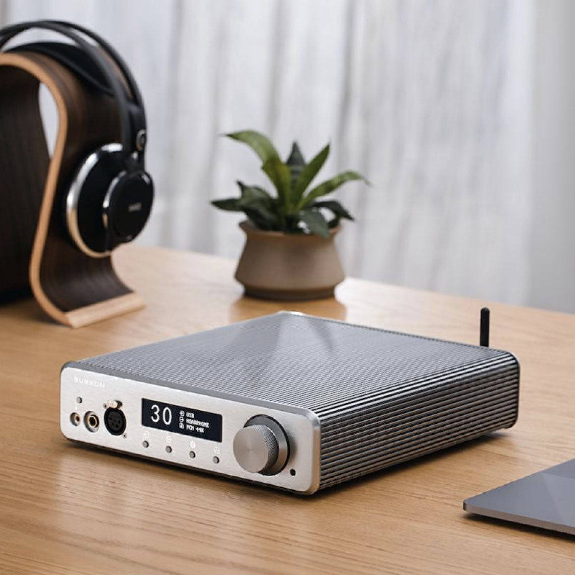 Headphone-Zone-Burson Audio-Conductor 3X Reference