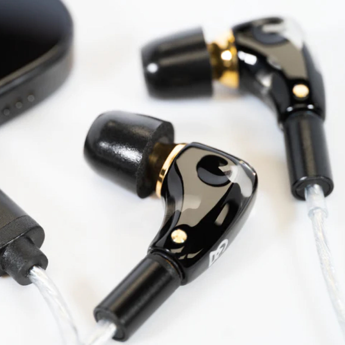 Headphone-zone-Campfire-Audio-Axion