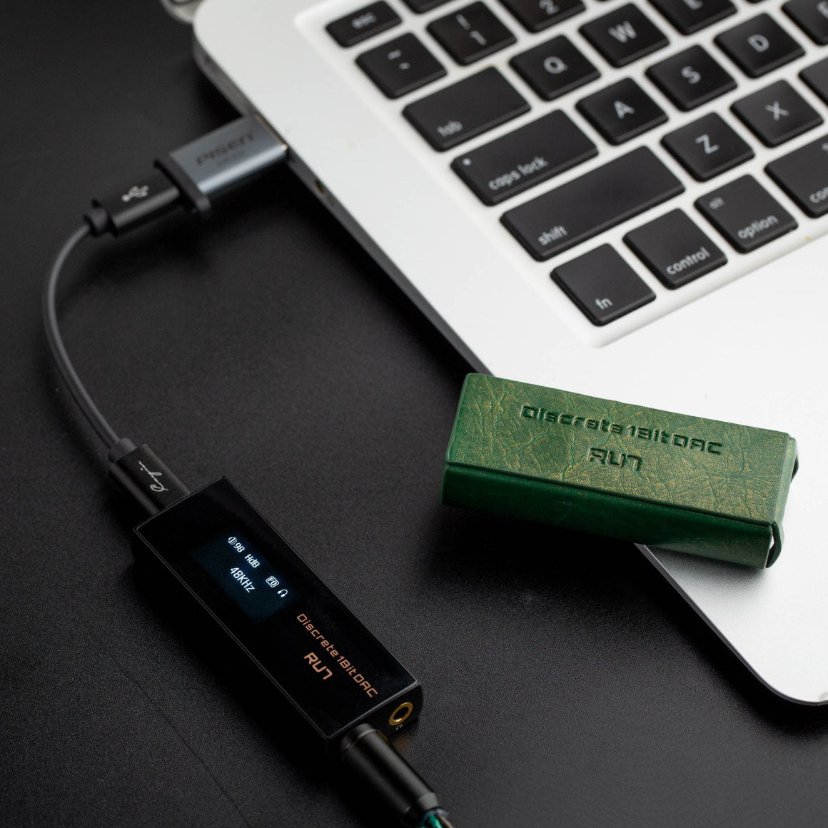 Headphone-Zone-Cayin-RU7-Lightning-Cable