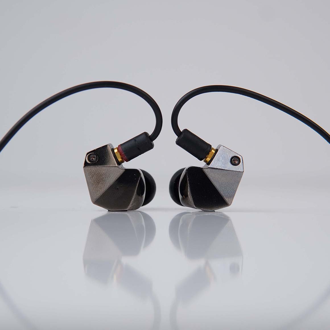 Headphone-Zone-Final-Make2-Demo-Unit