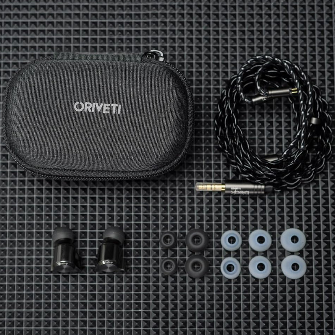 Headphone-Zone-Oriveti-Dynabird