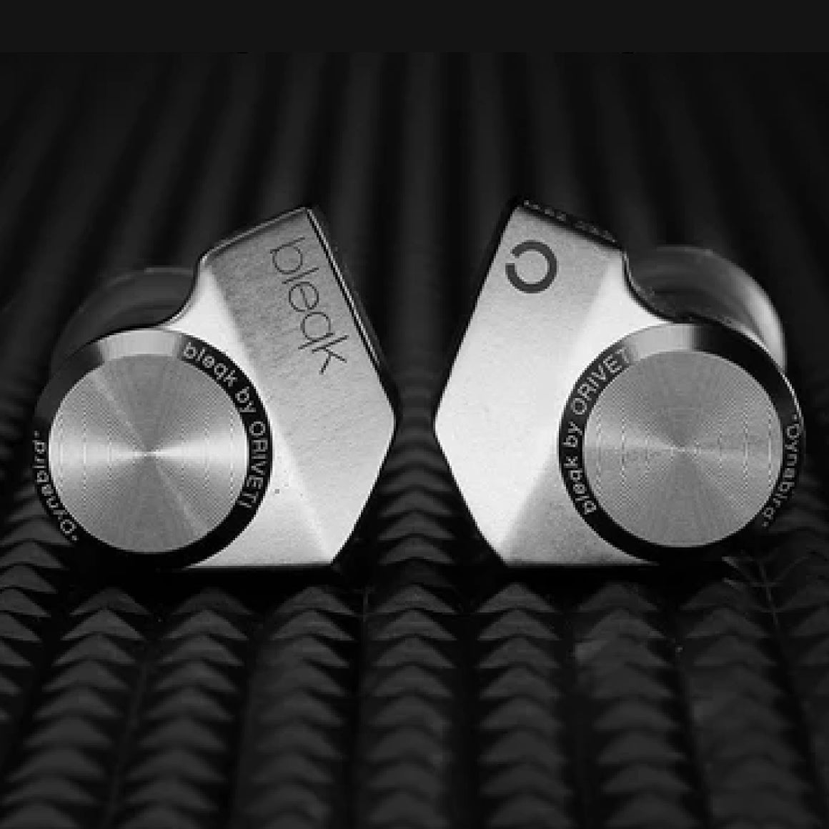 Headphone-Zone-Oriveti-Dynabird